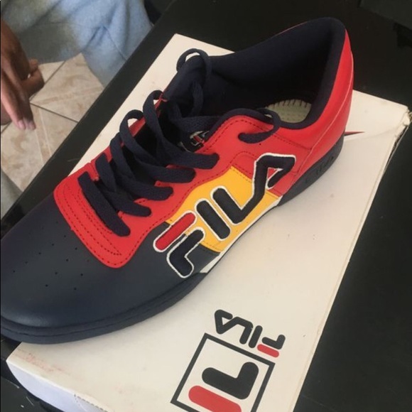 Filas - Picture 3 of 3